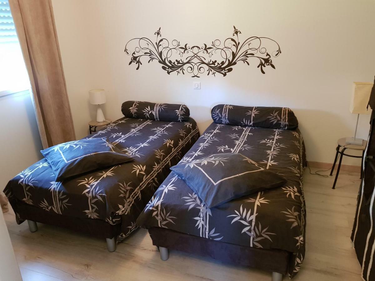 Gite Le Petit Pied-A-Terre La Chapelle-Saint-Sauveur  Экстерьер фото