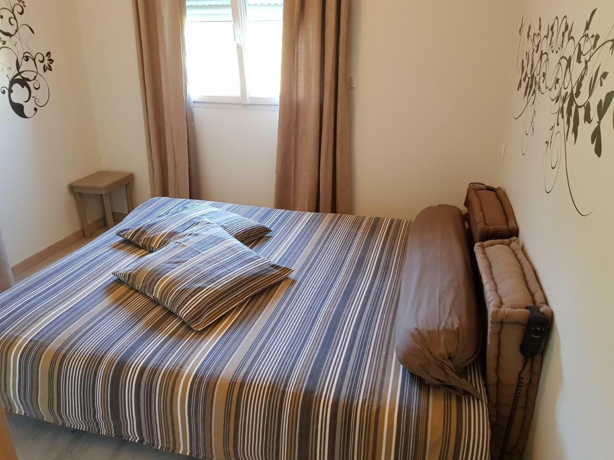 Gite Le Petit Pied-A-Terre La Chapelle-Saint-Sauveur  Экстерьер фото